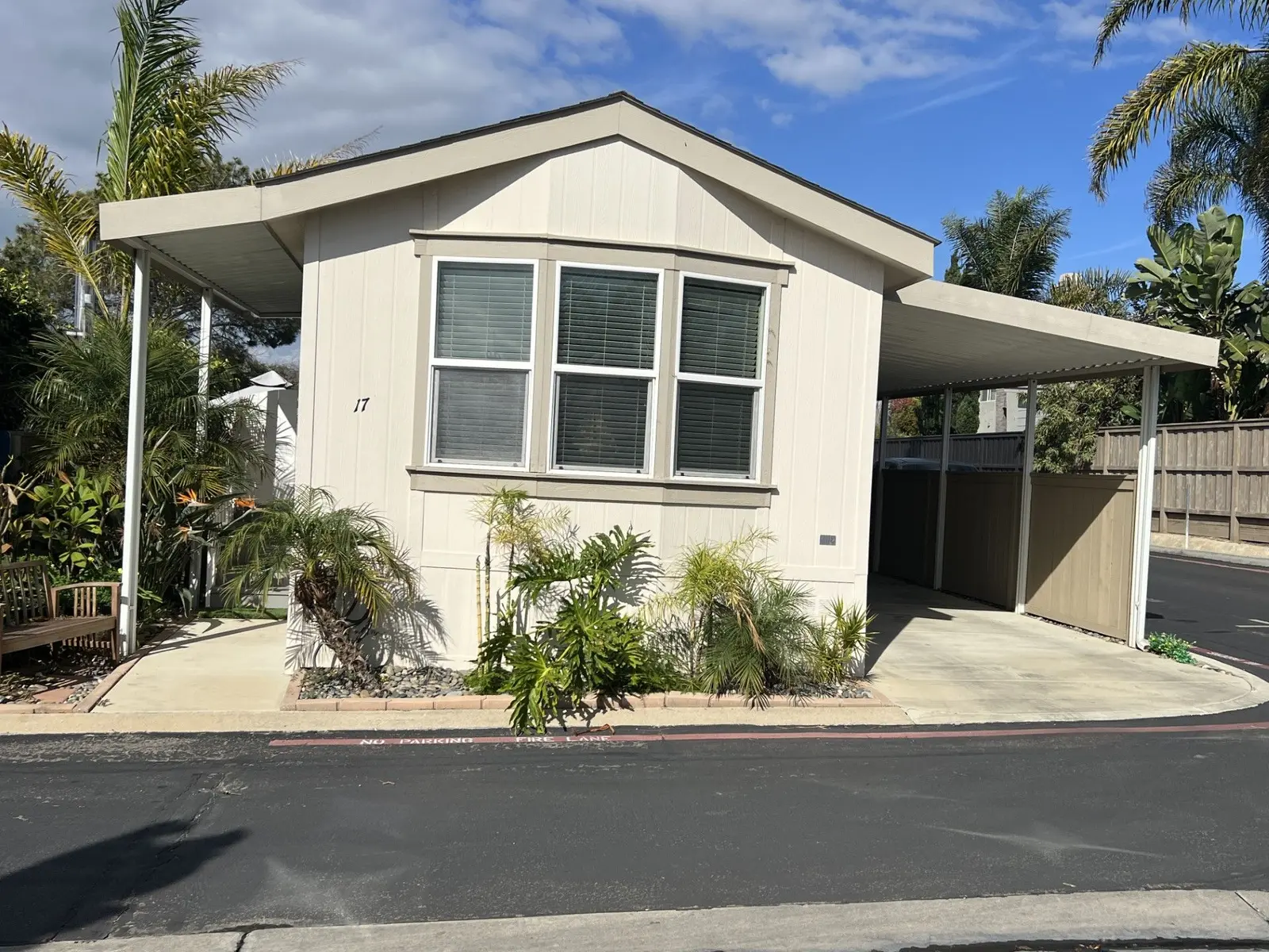 Image of Lot #17